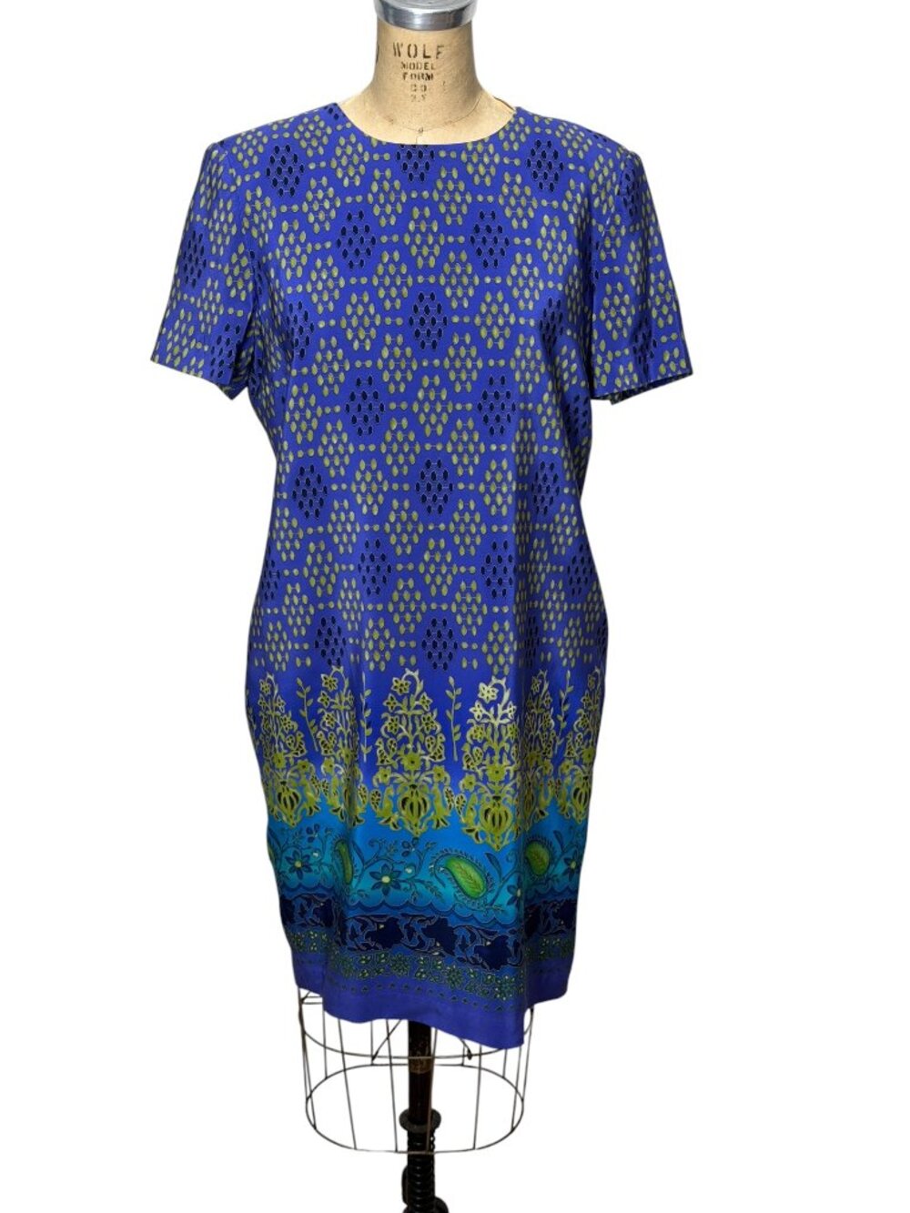 Silk shift dress with back buttons by Maggie London Size 12